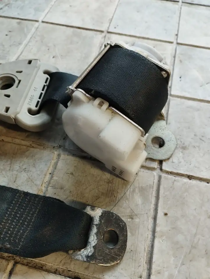 Toyota Corolla Verso AR10 (2004 - 2009) 0433086 Задний ремень безопасности — фото 3