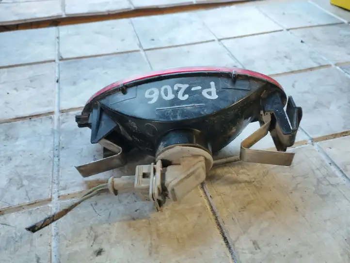 Peugeot 206 (1998 - 2012) 4510612 Задняя противотуманная фара — фото 3