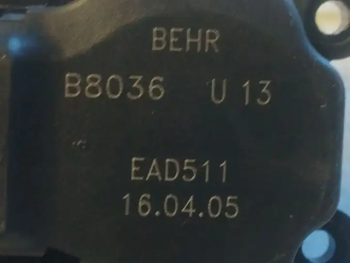 Opel Zafira B (2003 - 2006) B8036 Двигатель задвижки потока воздуха — фото 2