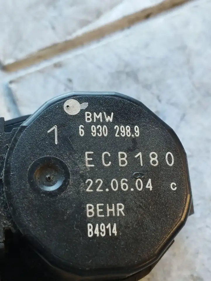 BMW 5 E60 E61 (2004 - 2010) 69302989 Двигатель задвижки потока воздуха — фото 2