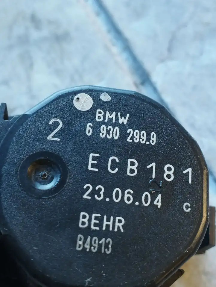 BMW 5 E60 E61 (2004 - 2010) 69302999 Двигатель задвижки потока воздуха — фото 4
