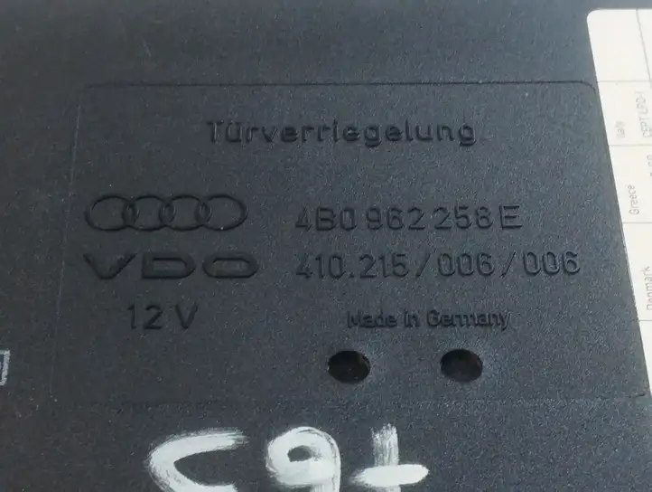 Audi A6 S6 C5 4B (1997 - 2001) 4B0962258E Модуль комфорта — фото 2