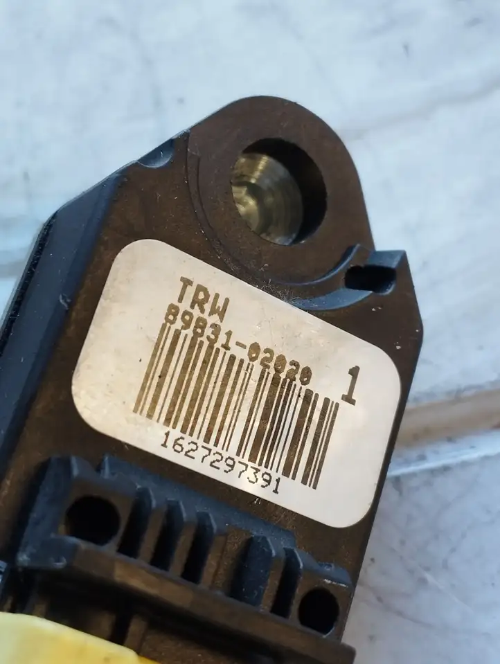 Toyota Corolla Verso AR10 (2004 - 2009) 8983102020 Датчик удара SRS — фото 4