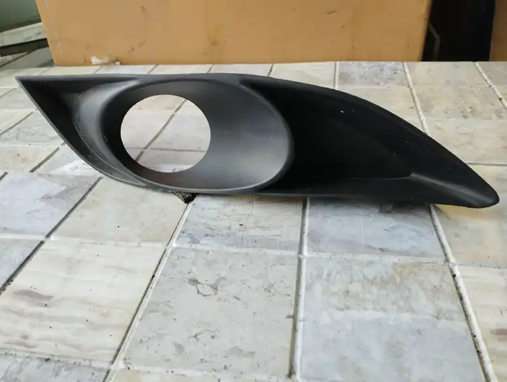 Toyota Auris 150 (2006 - 2012) 8148102050 Решетка противотуманной фары — фото 1