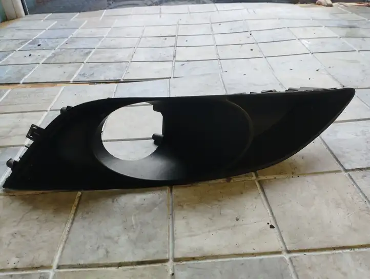 Toyota Auris 150 (2006 - 2012) 8148202040 Решетка противотуманной фары — фото 1