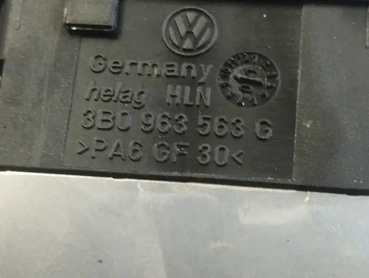 Volkswagen PASSAT B5.5 (2001 - 2005) 3B0963563G Включатель обогрева — фото 2