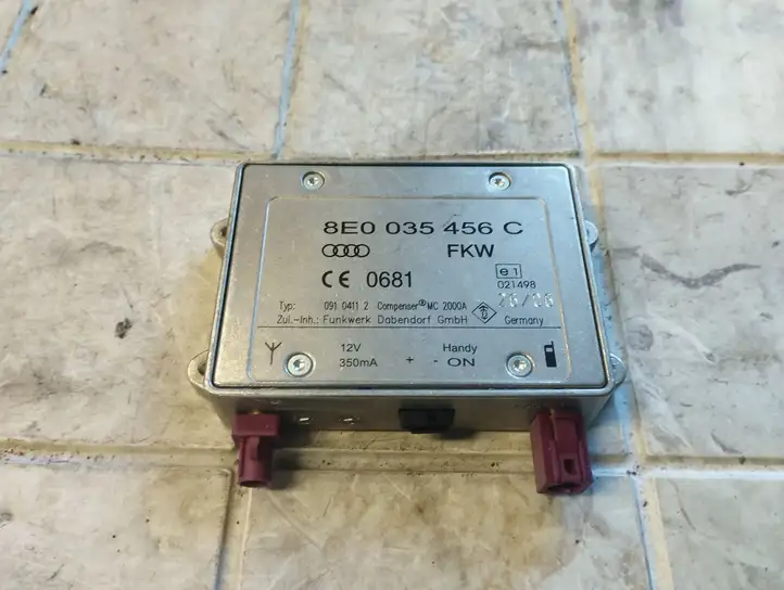 Audi A6 S6 C6 4F (2004 - 2008) 8E0035456C Усилитель антенны — фото 1