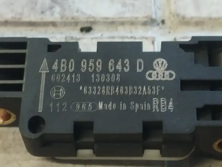 Audi A3/S3 8P (2004 - 2008) 4B0959643D Датчик удара SRS — фото 2