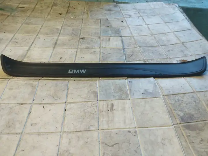 BMW 3 E90 E91 (2005 - 2012) 514770060279 Внутренняя отделка переднего порога — фото 1