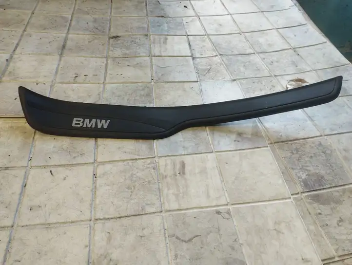 BMW 3 E90 E91 (2005 - 2012) 51477060285 Внутренняя отделка заднего порога — фото 1