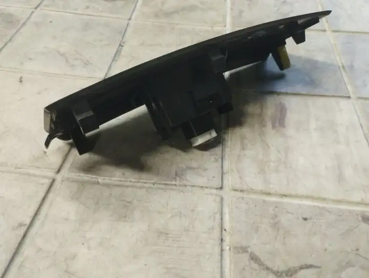 Toyota Corolla Verso AR10 (2004 - 2009) 742310F030 Блок кнопок стеклоподъемников — фото 3