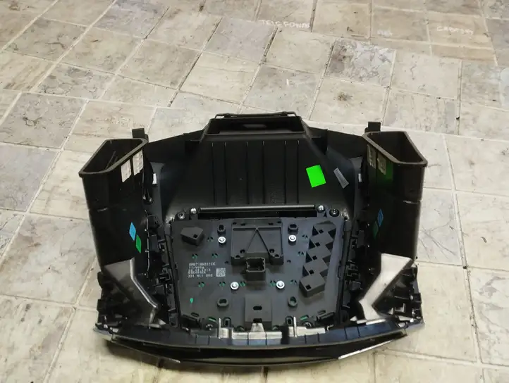 Ford Focus (2011 - 2015) 331411000 Магнитола / мультимедийная система — фото 6