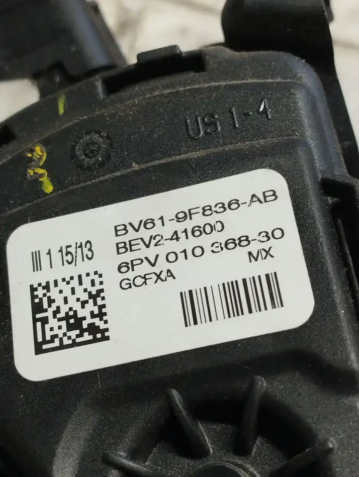 Ford Focus (2011 - 2015) BV619F836AB Педаль акселератора — фото 2