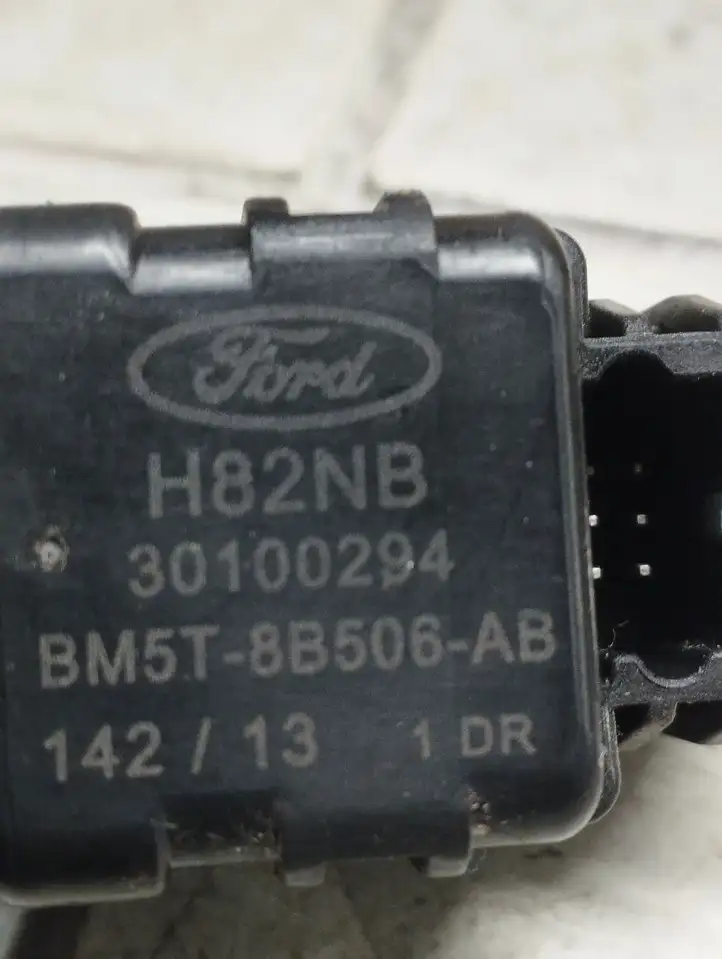Ford Focus (2011 - 2015) BM5T8B506AB Датчик наружной температуры — фото 2