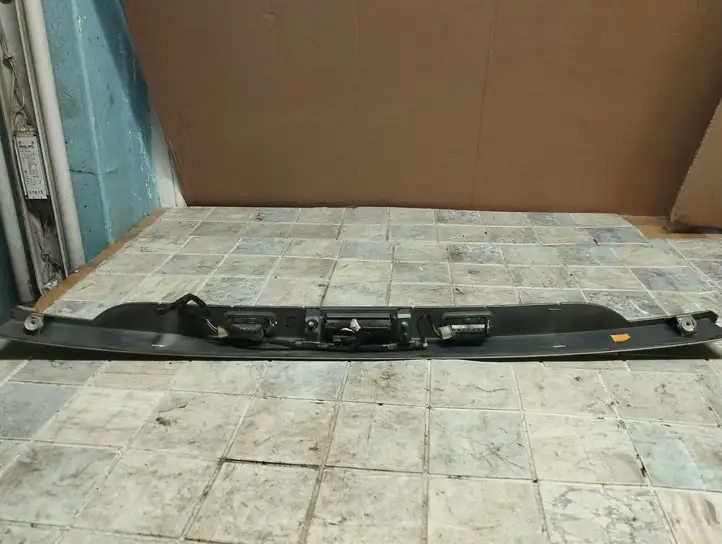 Ford S-MAX (2006 - 2010) 6M21R43404A Подсветка номера — фото 6