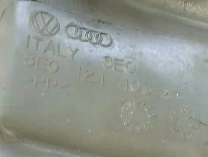 Audi A4 S4 B6 8E 8H (2000 - 2006) 8E0121403 Расширительный бачок — фото 2