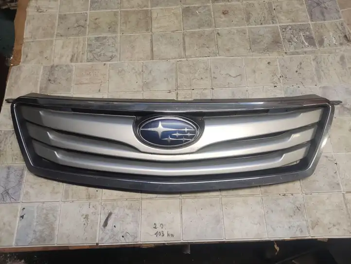 Subaru Outback (2009 - 2014) 91121AJ020 Верхняя решетка радиатора — фото 1