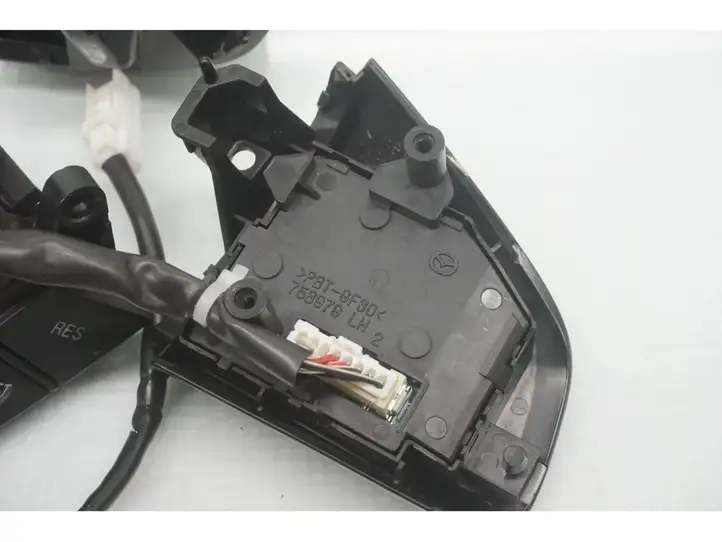 Mazda 3 II (2011 - 2013) 75B979 Кнопки на рулевом колесе — фото 4