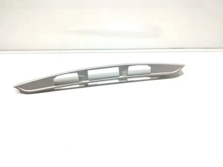 Mazda 6 (2005 - 2007) GJ6L50811 Подсветка номера — фото 2