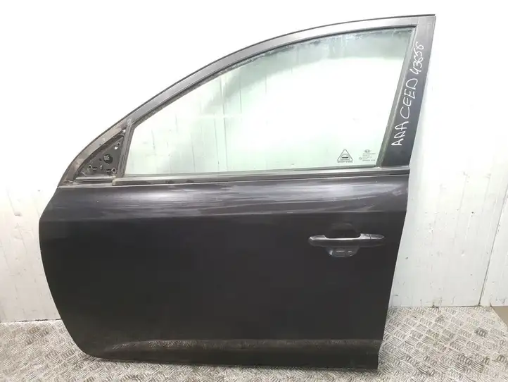 Kia Ceed (2010 - 2012) Дверь — фото 1