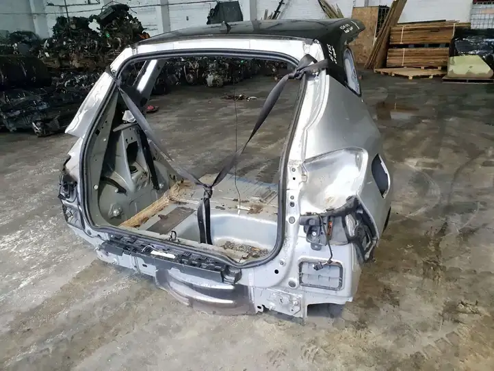 Renault Captur (2013 - 2020) Задняя часть кузова — фото 9