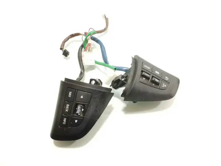 Mazda 6 (2009 - 2012) 75B979 Кнопки на рулевом колесе — фото 1