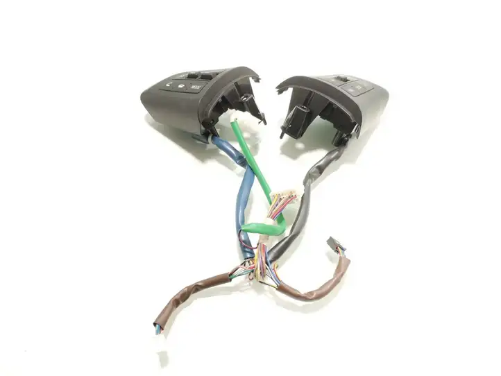Mazda 6 (2009 - 2012) 75B979 Кнопки на рулевом колесе — фото 2