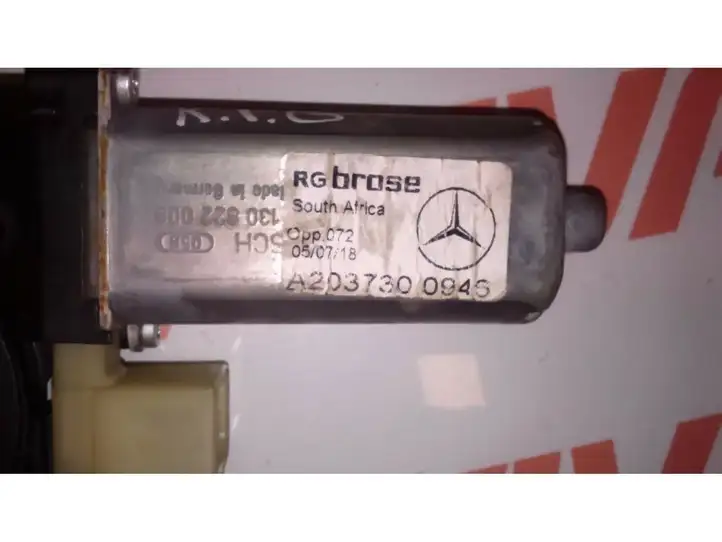 Mercedes-Benz C AMG W204 (2007 - 2014) A2037300946 Стеклоподъемник задней двери — фото 5