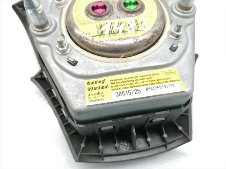 Volvo S40 (2004 - 2007) 30615725 Подушка безопасности руля — фото 4
