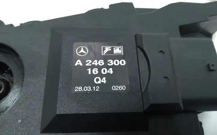Mercedes-Benz A W176 (2012 - 2018) A2463001604 Педаль акселератора — фото 5