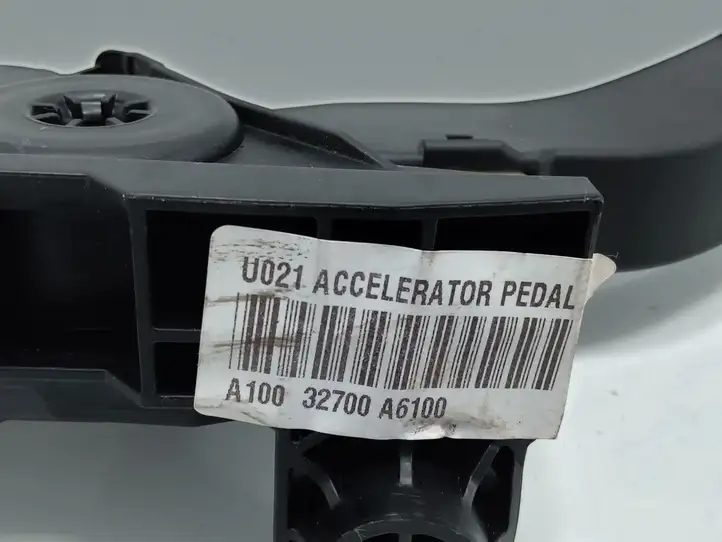 Kia Ceed (2012 - 2015) A10032700A6100 Педаль акселератора — фото 4