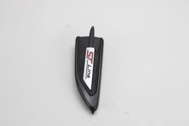 Ford Kuga II (2013 - 2019) GJ5416C216CA Эмблема модели — фото 4