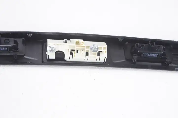 Volkswagen Tiguan (2011 - 2016) 5N0827335L Подсветка номера — фото 7
