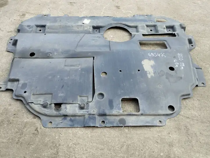 Toyota Avensis T270 (2009 - 2012) 5141002180 Защита двигателя — фото 1