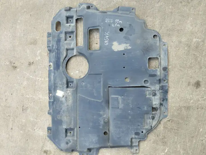Toyota Avensis T270 (2009 - 2012) 5141002180 Защита двигателя — фото 2