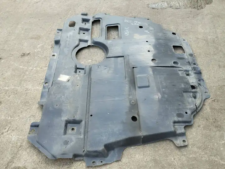 Toyota Avensis T270 (2009 - 2012) 5141002180 Защита двигателя — фото 3
