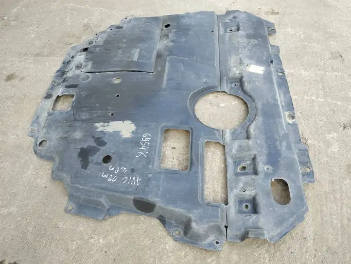 Toyota Avensis T270 (2009 - 2012) 5141002180 Защита двигателя — фото 5