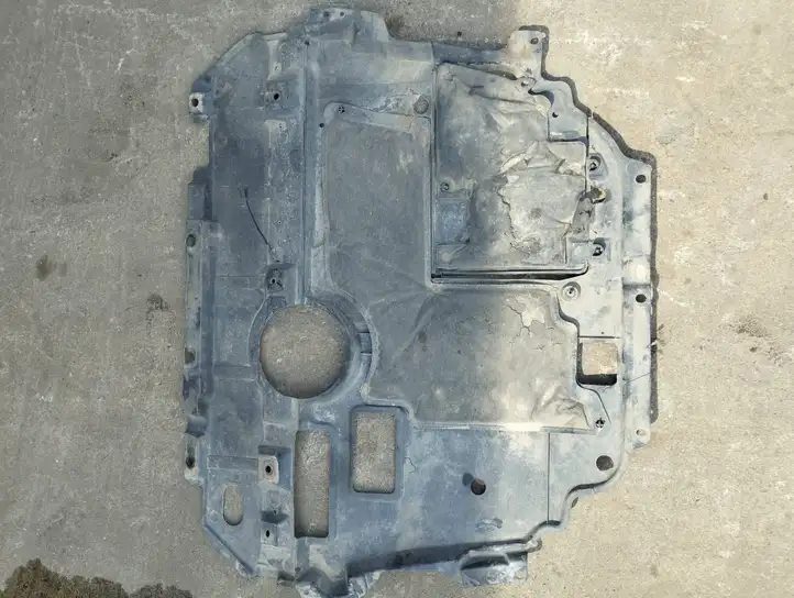 Toyota Avensis T270 (2009 - 2012) 5141002180 Защита двигателя — фото 6