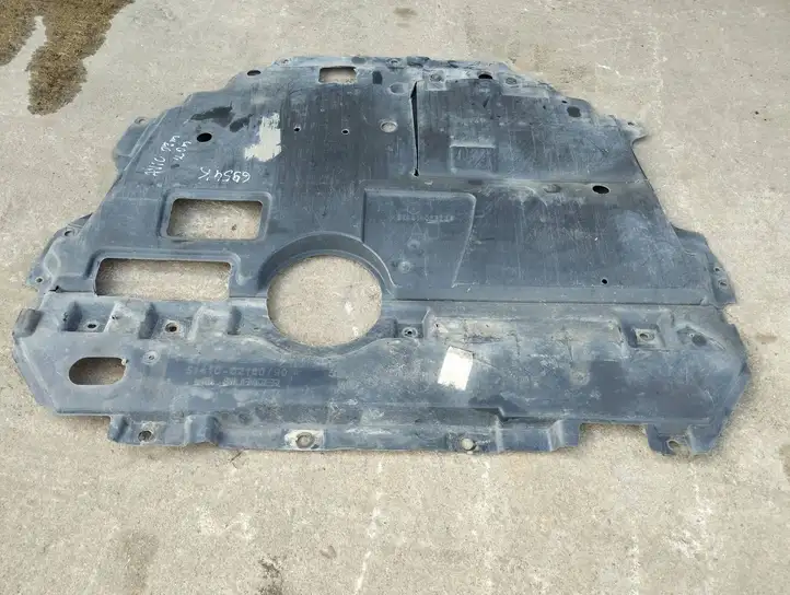 Toyota Avensis T270 (2009 - 2012) 5141002180 Защита двигателя — фото 7