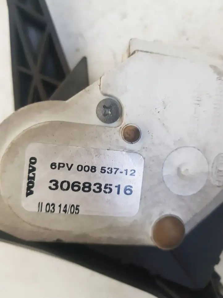 Volvo S60 (2000 - 2004) 30683516 Педаль акселератора — фото 3