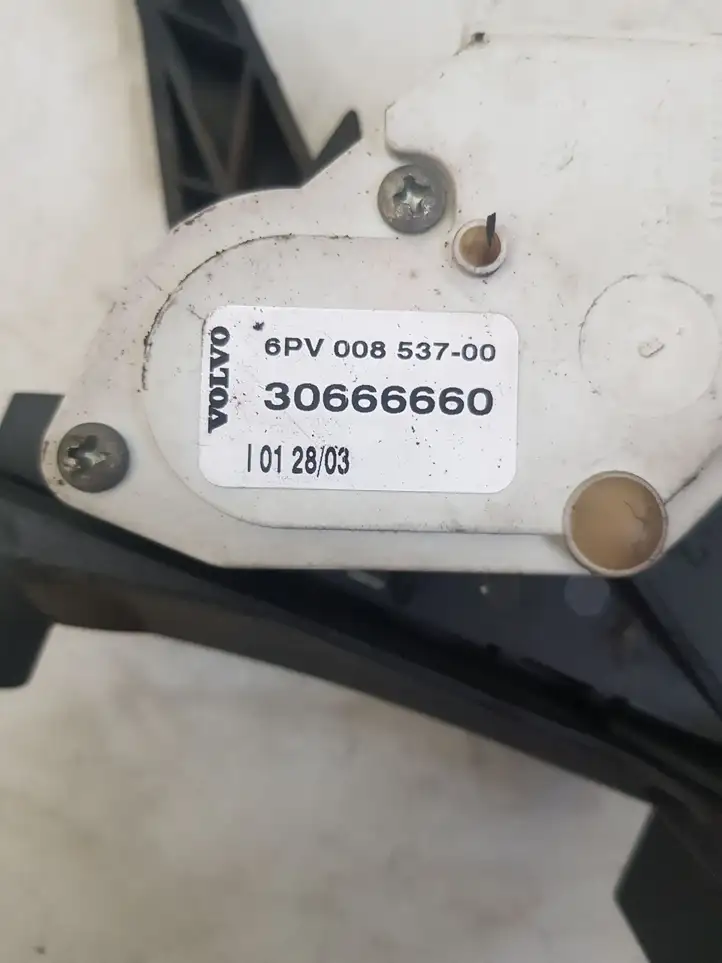 Volvo S60 (2000 - 2004) 30666660 Педаль акселератора — фото 3