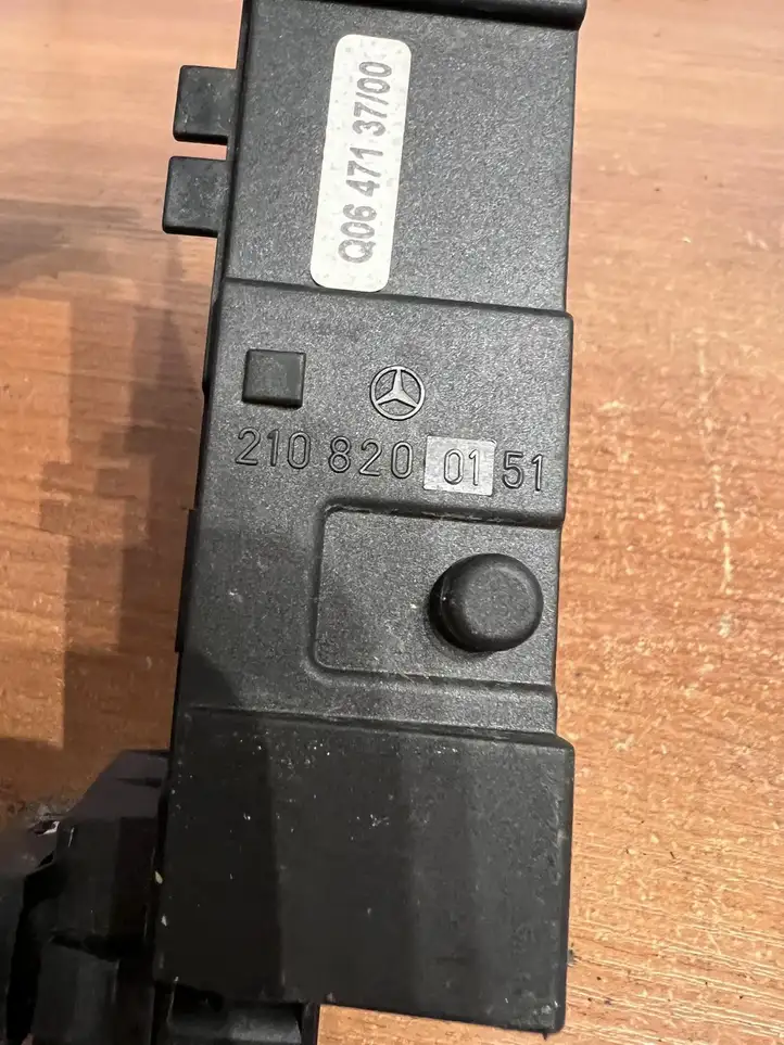 Mercedes-Benz E W210 (1995 - 2002) 2108200151 Включатель обогрева — фото 3