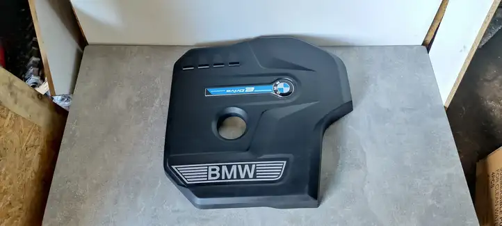 BMW 5 G30 G31 (2016 - ) 8657035 Крышка двигателя декоративная — фото 6