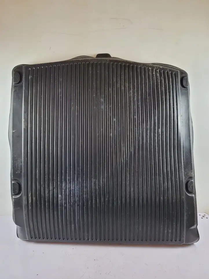 Audi A4 S4 B8 8K (2011 - 2015) 8K5061180 Резиновый коврик багажника — фото 2