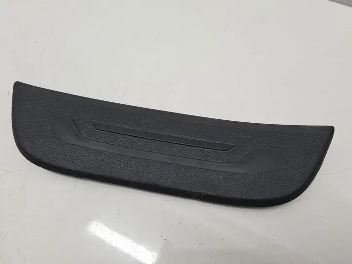 Kia Ceed (2015 - 2018) 85878A2000 Внутренняя отделка заднего порога — фото 1