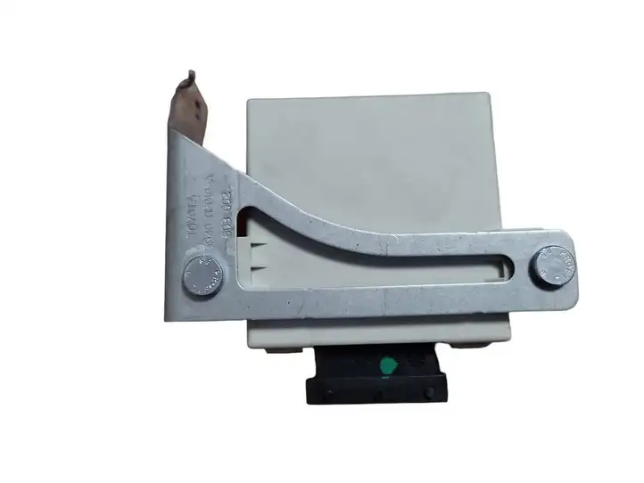 Toyota Corolla Verso AR10 (2004 - 2009) 859400F010A Реле стеклоочистителей — фото 2