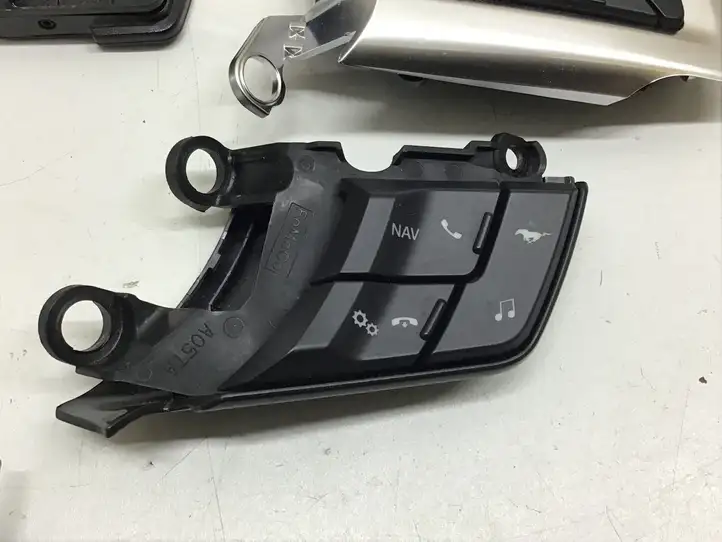 Ford Mustang VI (2015 - ) FR333F910 Кнопки на рулевом колесе — фото 11