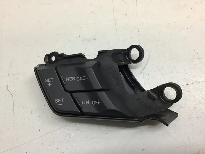Ford Mustang VI (2015 - ) FR333F910 Кнопки на рулевом колесе — фото 16