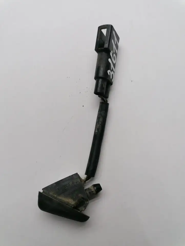 Ford Focus (2005 - 2008) XS4117666A Форсунка омывателя лобового стекла — фото 4