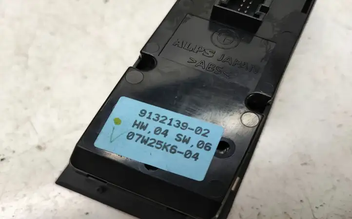 BMW 3 E90 E91 (2005 - 2012) 9132139 Кнопка стеклоподъемников — фото 3